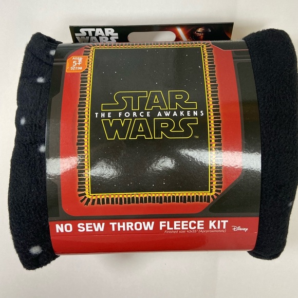 Star Wars Fleece Blanket No-Sew Throw Kit - THE FORCE AWAKENS - Picture 6 of 6